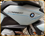 THE PAINT CHOP Casey Kennell pinstriped this BMW 1200RT